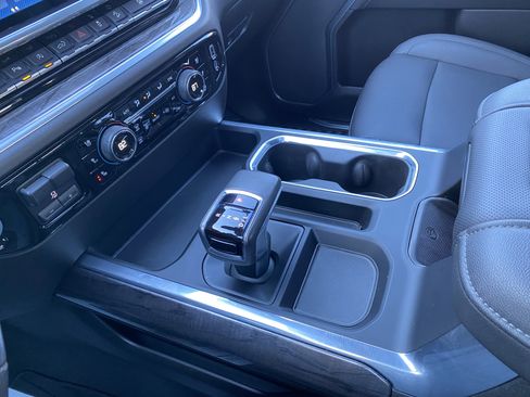 Used 2022 Chevrolet Silverado 1500 LTZ w/ LTZ Premium Package image 32