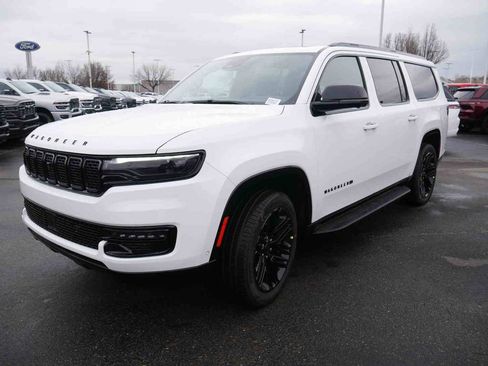 New 2025 Jeep Wagoneer L Series II w/ Convenience Group I image 3