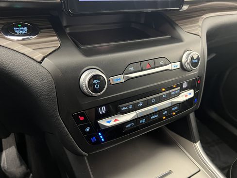 Used 2020 Ford Explorer Limited AWD/4WD image 29