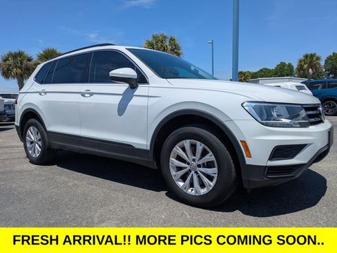 Used 2019 Volkswagen Tiguan SE w/ Panoramic Sunroof Package FWD image 2