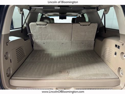 Used 2017 Chevrolet Suburban Premier AWD/4WD image 16
