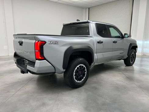 Used 2024 Toyota Tacoma TRD Off-Road AWD/4WD image 7