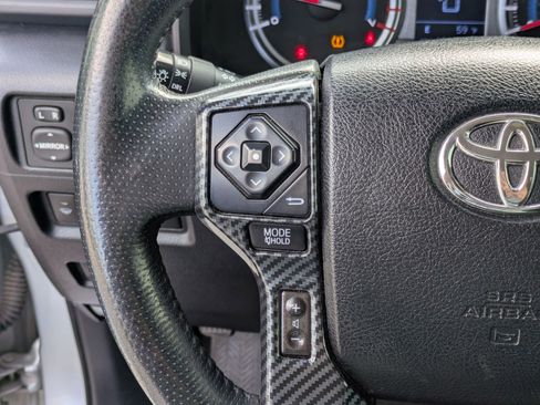 Used 2018 Toyota 4Runner TRD Off-Road AWD/4WD image 19