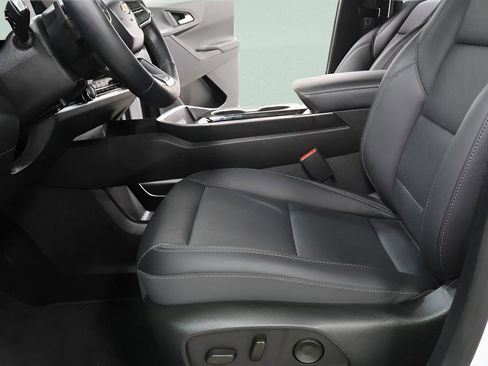 Used 2025 Chevrolet Equinox LT w/ Convenience Package II image 21