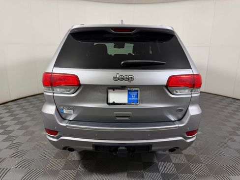 Used 2016 Jeep Grand Cherokee Overland w/ Advanced Technology Group AWD/4WD image 8