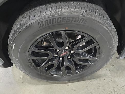 Used 2023 GMC Sierra 1500 Elevation image 25