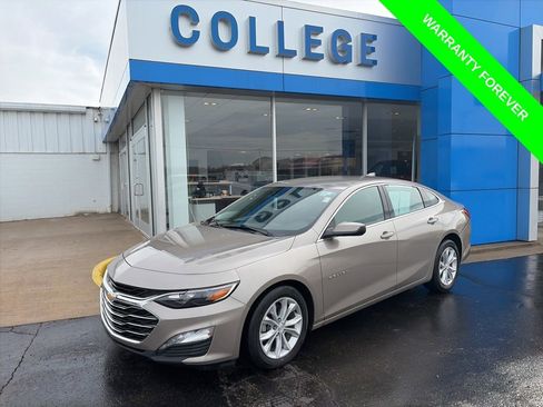 Used 2025 Chevrolet Malibu LT FWD image 1