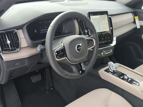 New 2026 Volvo XC90 B5 Core image 2