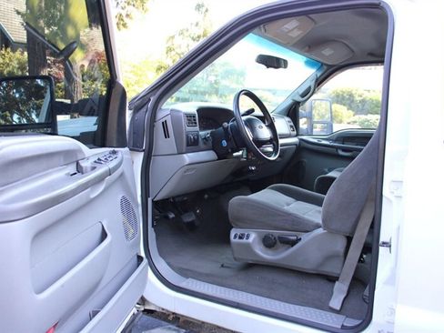 Used 2002 Ford F350 XLT image 5