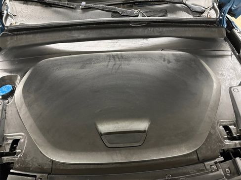 Certified 2023 Volvo XC40 Recharge Ultimate w/ Protection Package Premier image 9