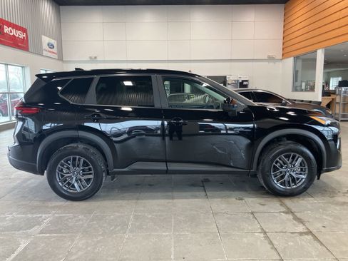 Used 2026 Nissan Rogue SV image 4