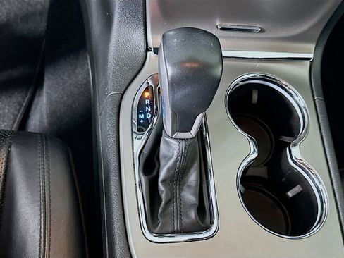 Used 2021 Jeep Grand Cherokee Limited w/ Luxury Group II image 25