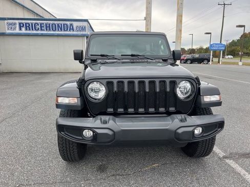 Used 2021 Jeep Wrangler Unlimited Sahara image 9