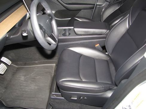 Used 2024 Tesla Model Y Performance AWD/4WD image 5