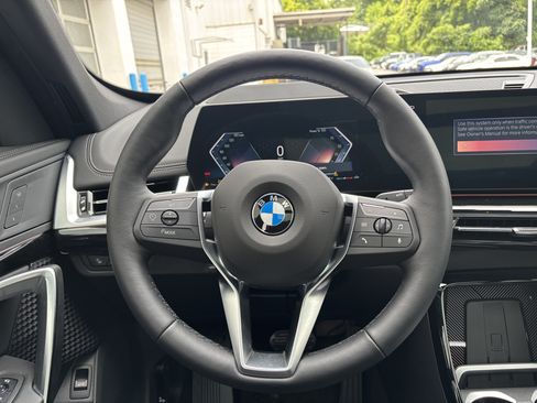 Used 2026 BMW X1 xDrive28i w/ Technology Package AWD/4WD image 9