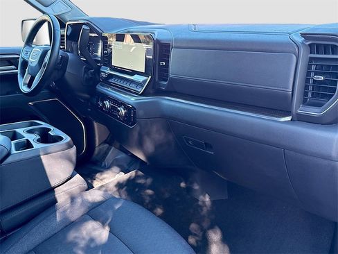 Used 2024 GMC Sierra 1500 Elevation image 29