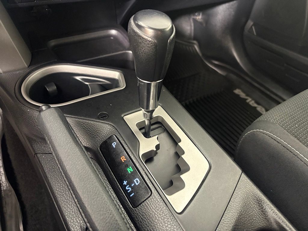 Used 2018 Toyota RAV4 XLE w/ Plus Extra Value Package AWD/4WD image 32