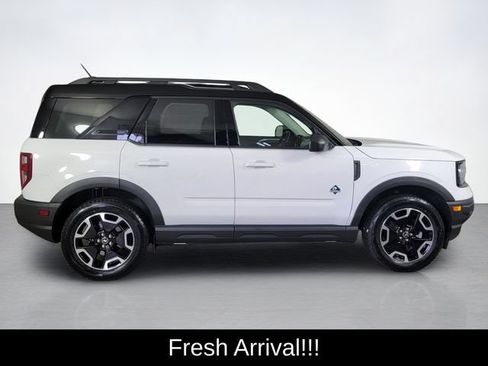 Used 2023 Ford Bronco Sport Outer Banks w/ Tech Package AWD/4WD image 2