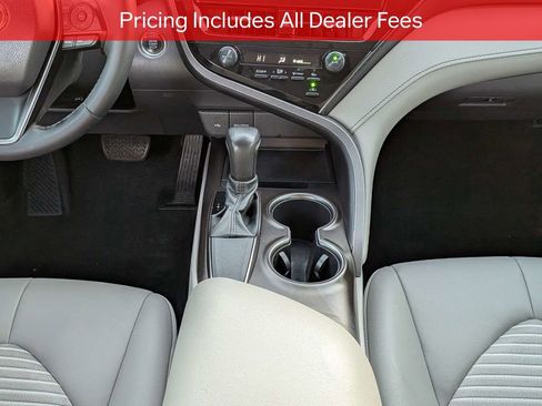 Used 2021 Toyota Camry SE w/ Convenience Package FWD image 19