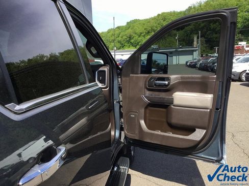 Used 2020 Chevrolet Silverado 3500 LTZ w/ LTZ Premium Package image 46