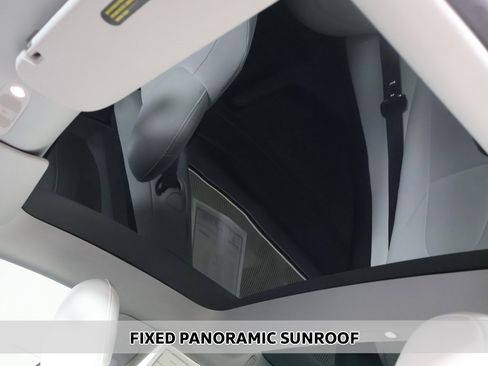 Used 2022 Tesla Model 3 Performance image 4