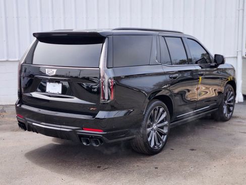 Certified 2025 Cadillac Escalade V w/ LPO, Floor Liner Package AWD/4WD image 5