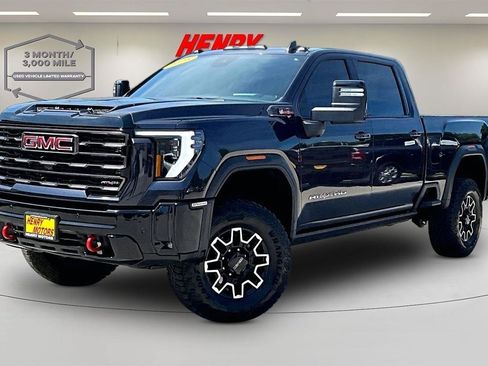 Used 2025 GMC Sierra 2500 AT4X AWD/4WD image 3
