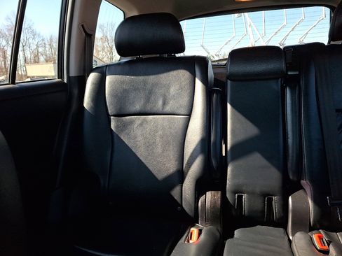 Used 2013 Toyota Highlander SE image 18