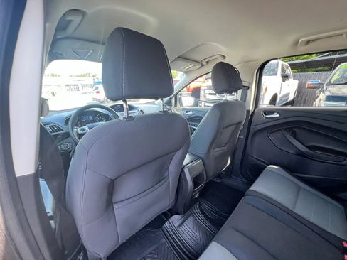 Used 2015 Ford Escape SE FWD image 17