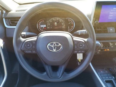 Used 2024 Toyota RAV4 LE AWD/4WD image 21