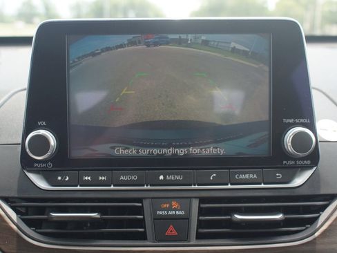 Used 2024 Nissan Altima 2.5 SV FWD image 7