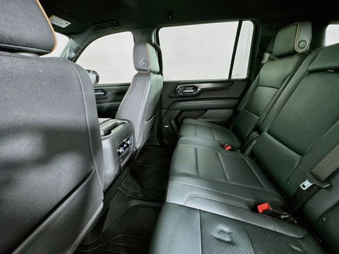 Used 2025 GMC Yukon XL AT4 w/ LPO, Floor Liner Package AWD/4WD image 22