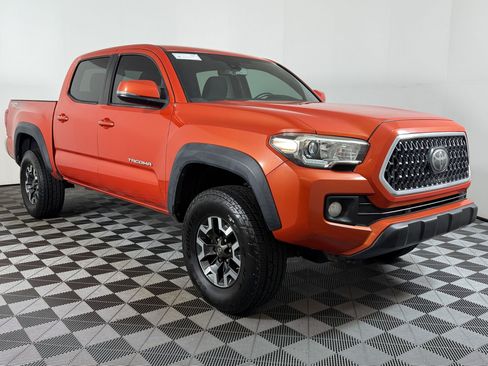 Used 2018 Toyota Tacoma TRD Off-Road AWD/4WD image 27