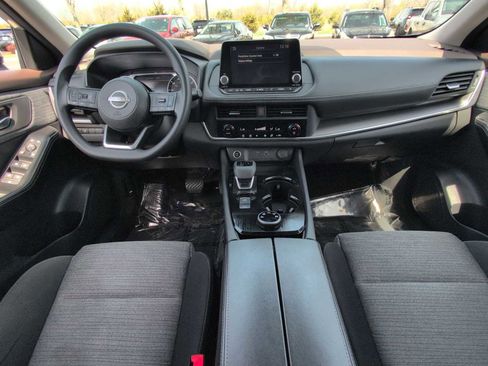 Used 2023 Nissan Rogue SV image 16