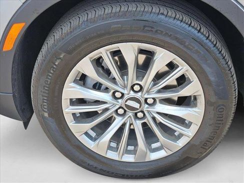 Used 2024 Cadillac XT4 Premium Luxury image 21