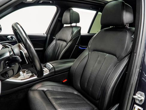 Used 2022 BMW X5 M50i w/ Premium Package image 41