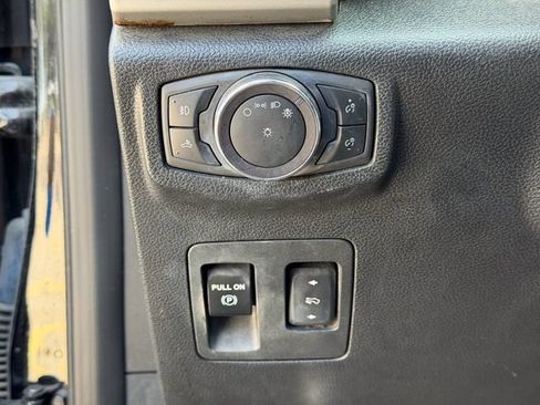 Used 2019 Ford F150 Lariat AWD/4WD image 9