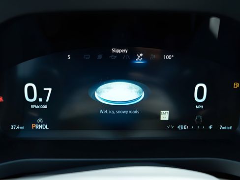 New 2026 Ford Explorer Active w/ Active Comfort Package RWD image 28