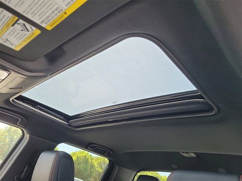 New 2025 Nissan Frontier PRO-4X w/ Pro Premium Package image 13