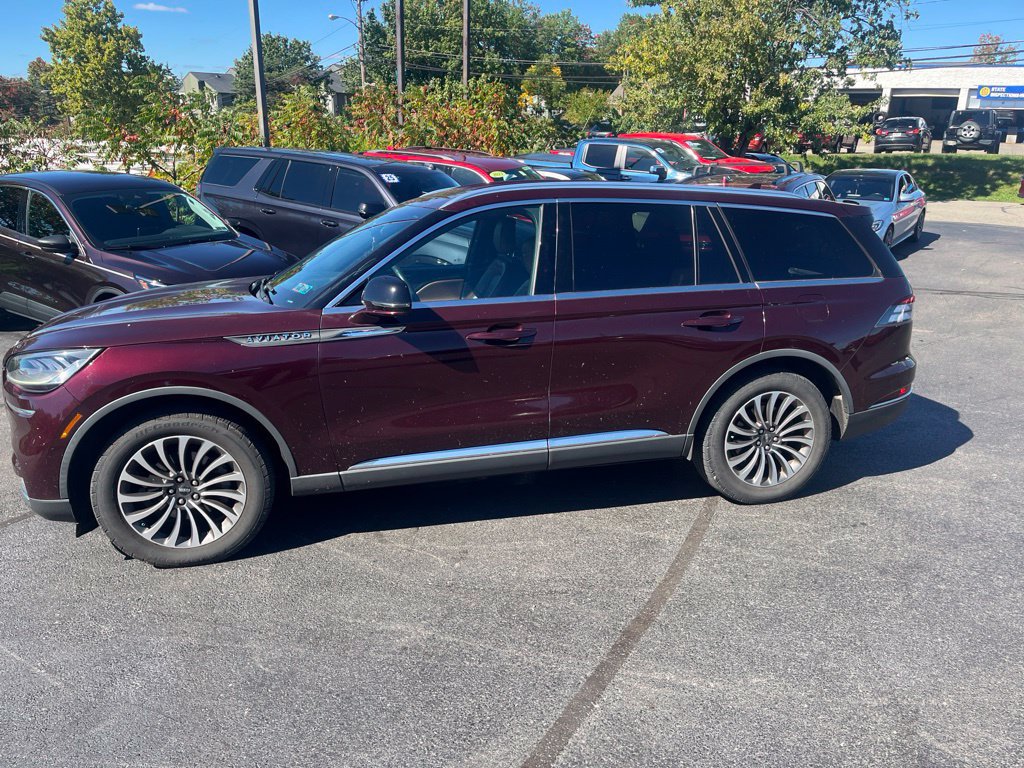 Used 2020 Lincoln Aviator Reserve w/ Elements Package Plus AWD/4WD image 2
