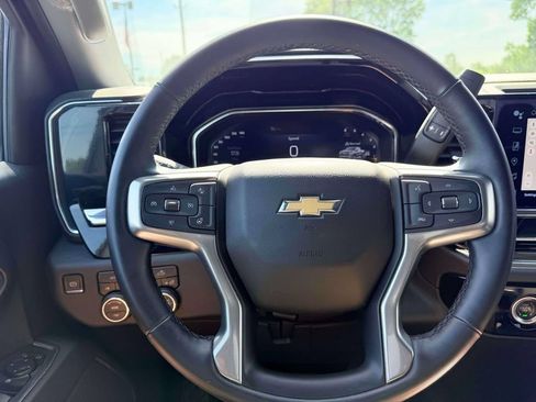 Used 2024 Chevrolet Silverado 1500 LT AWD/4WD image 17