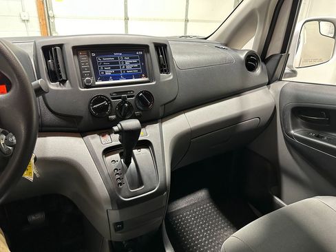 Used 2021 Nissan NV200 SV image 28