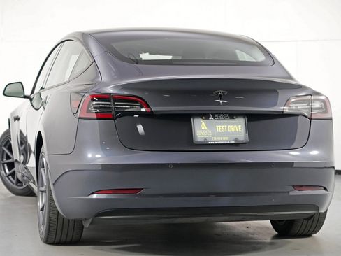 Used 2021 Tesla Model 3 Standard Range Plus image 5