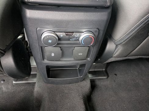 Used 2021 Ford Explorer XLT image 19