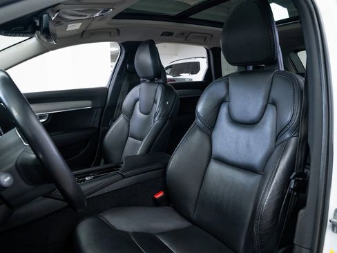 Used 2017 Volvo V90 T6 Cross Country image 17