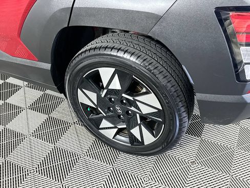 Used 2024 Hyundai Kona SEL AWD/4WD image 36