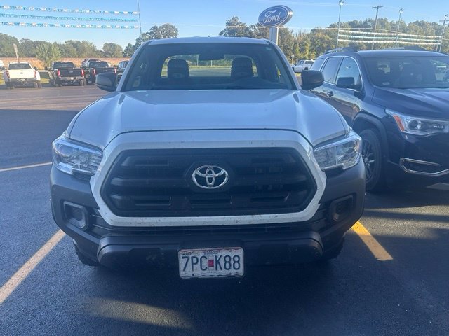 Used 2017 Toyota Tacoma SR RWD image 2
