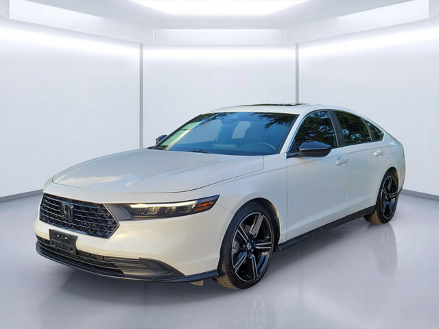 Used 2023 Honda Accord Sport image 2