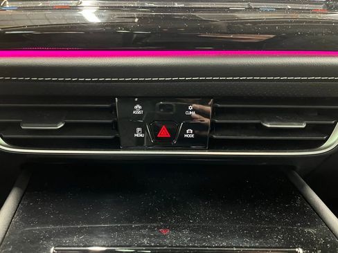 Certified 2025 Volkswagen Atlas SEL Premium R-Line image 16