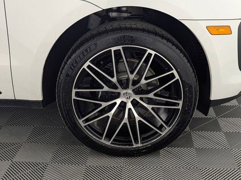 New 2026 Porsche Macan S image 14